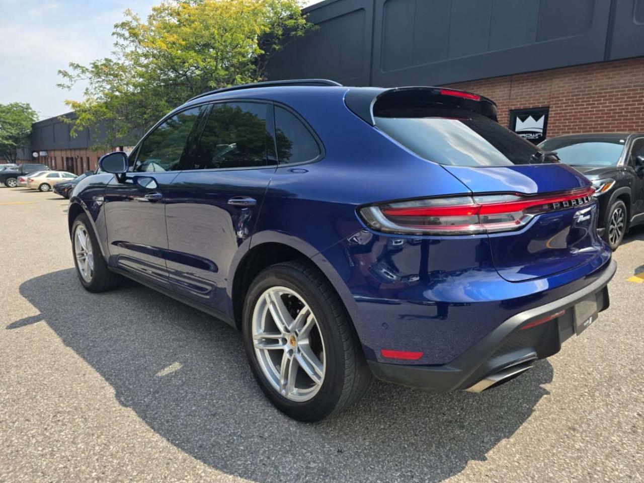 2023 Porsche Macan AWD Photo