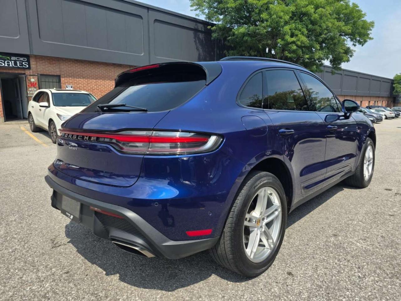 2023 Porsche Macan AWD Photo
