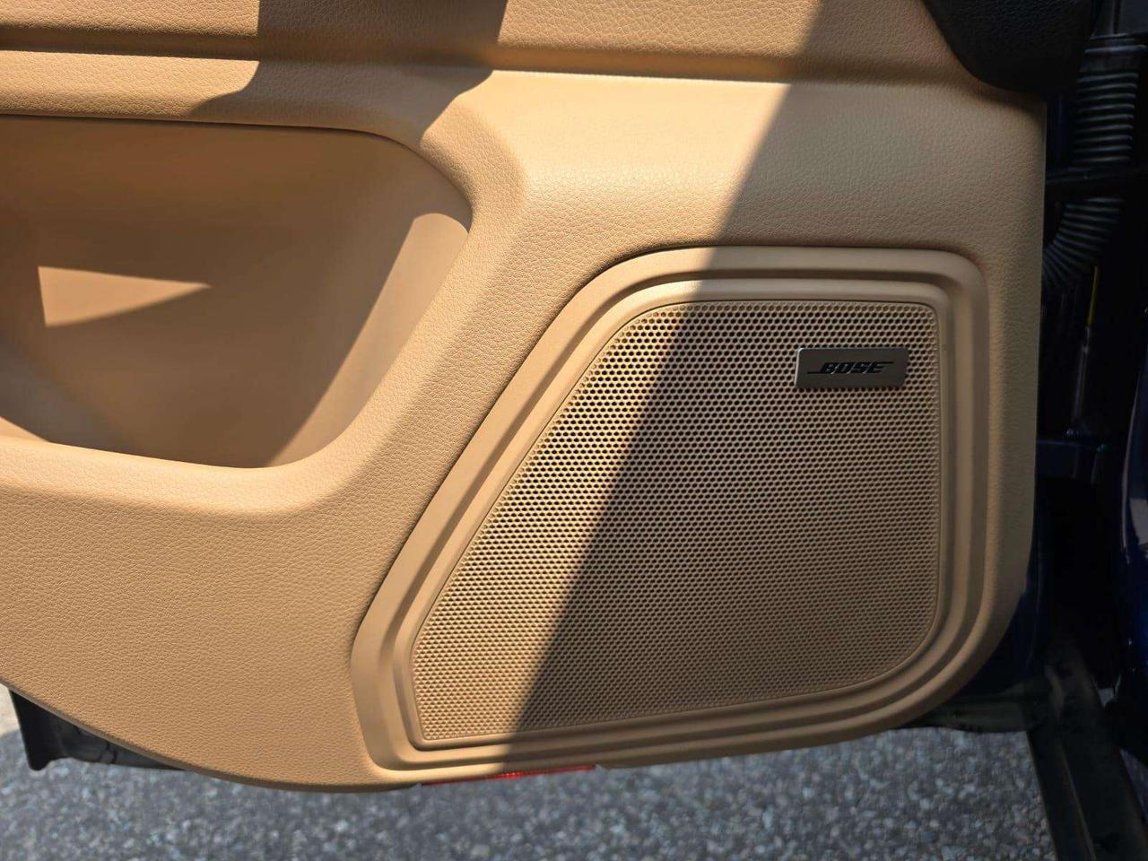 2023 Porsche Macan AWD Photo