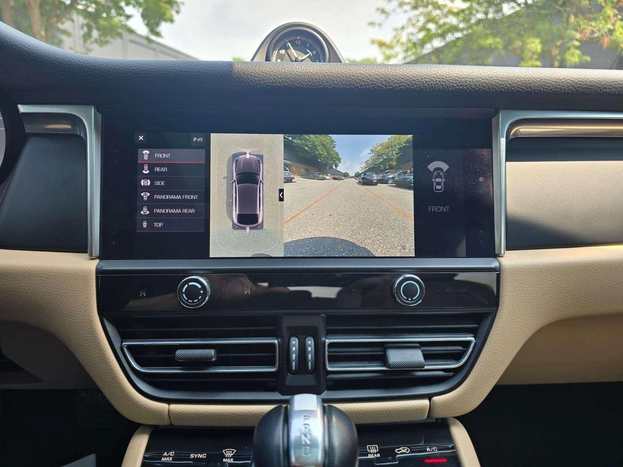 2023 Porsche Macan AWD Photo