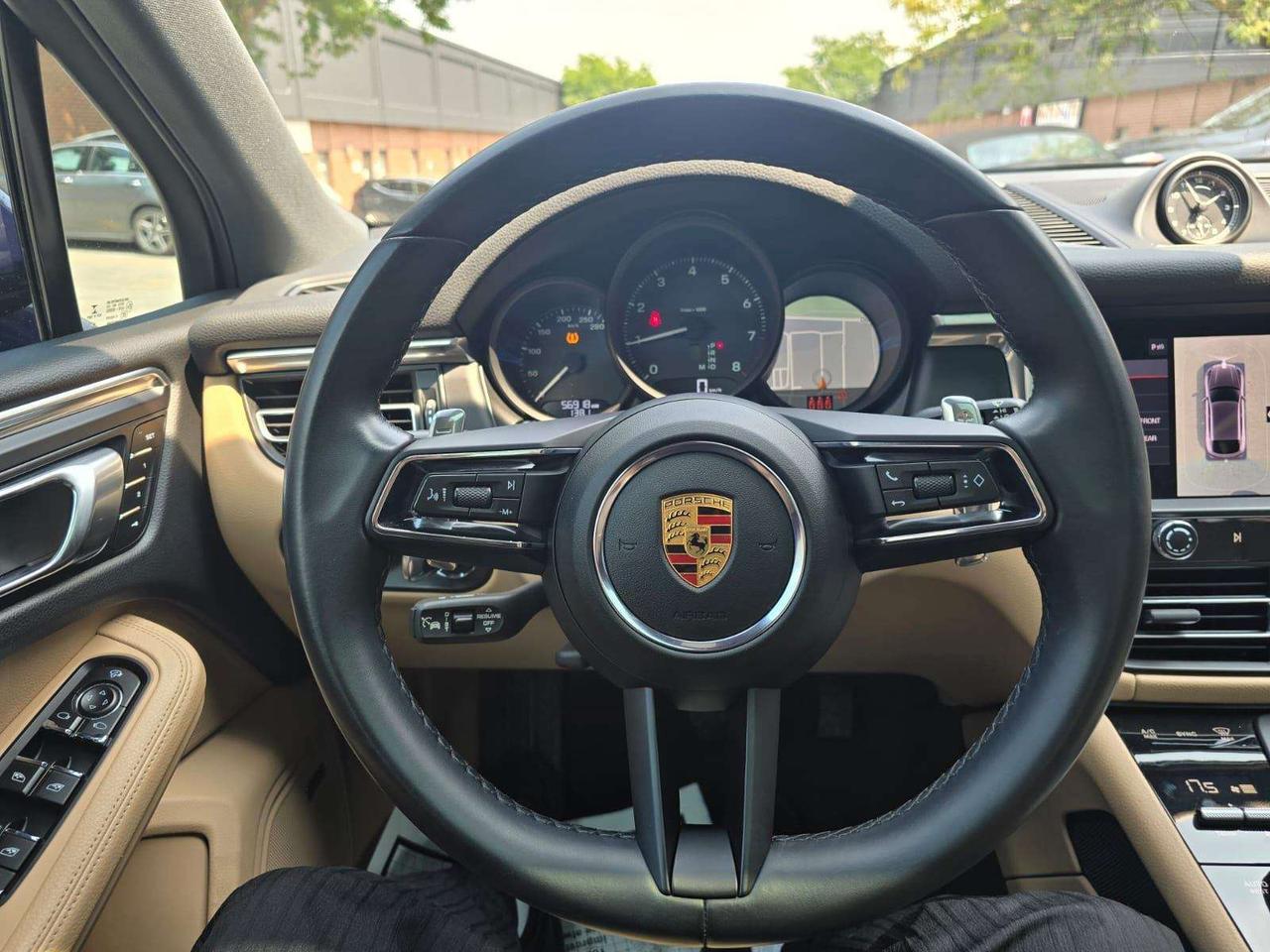 2023 Porsche Macan AWD Photo
