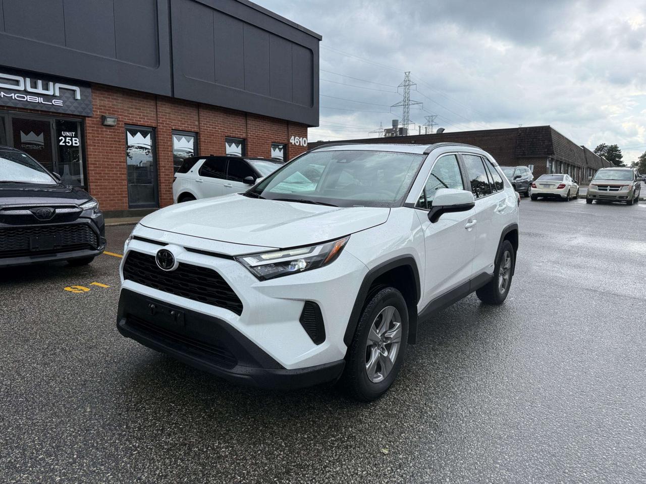 2025 Toyota RAV4 Hybrid XLE AWD, ONE OWNER, ACCIDENT FREE Photo0
