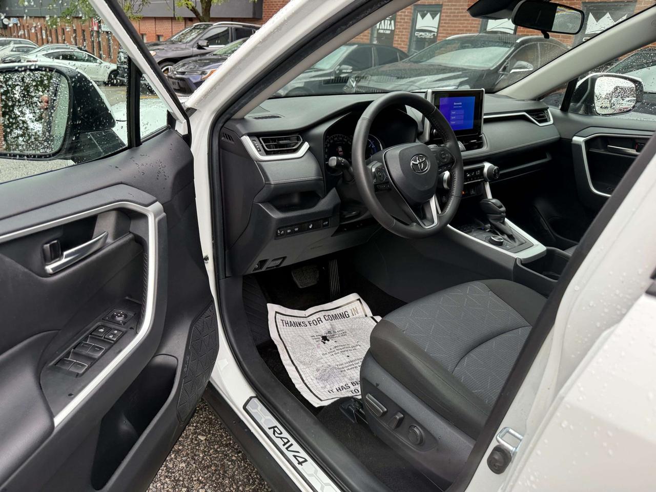 2025 Toyota RAV4 Hybrid XLE AWD, ONE OWNER, ACCIDENT FREE Photo
