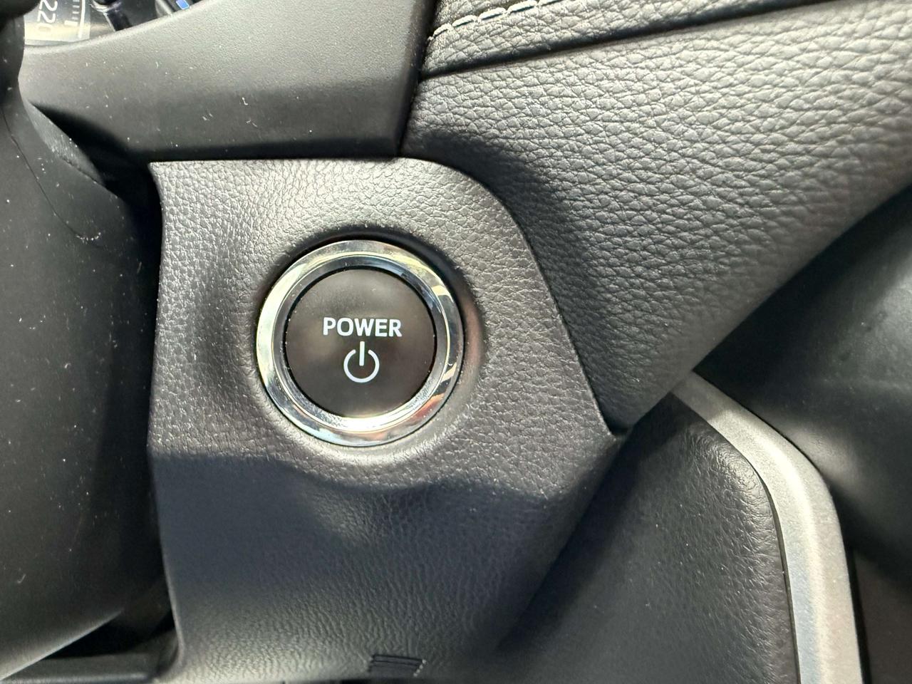 2025 Toyota RAV4 Hybrid XLE AWD, ONE OWNER, ACCIDENT FREE Photo