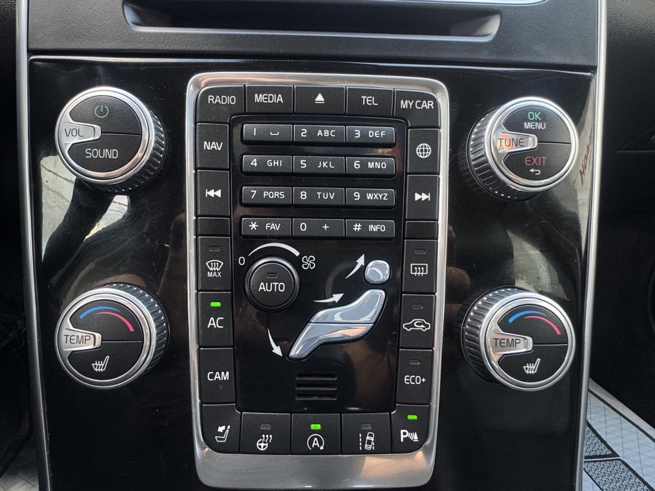 2018 Volvo V60 Dynamic Photo