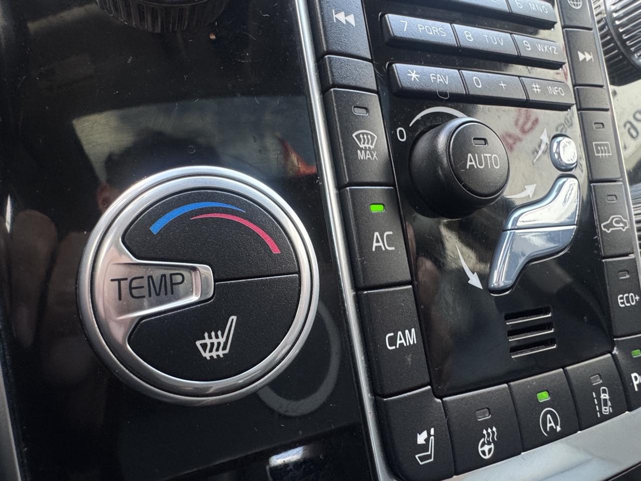 2018 Volvo V60 Dynamic Photo