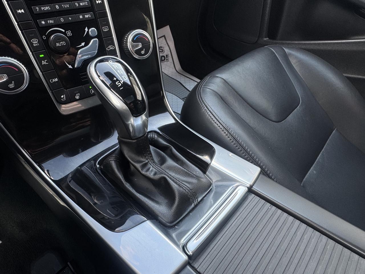 2018 Volvo V60 Dynamic Photo