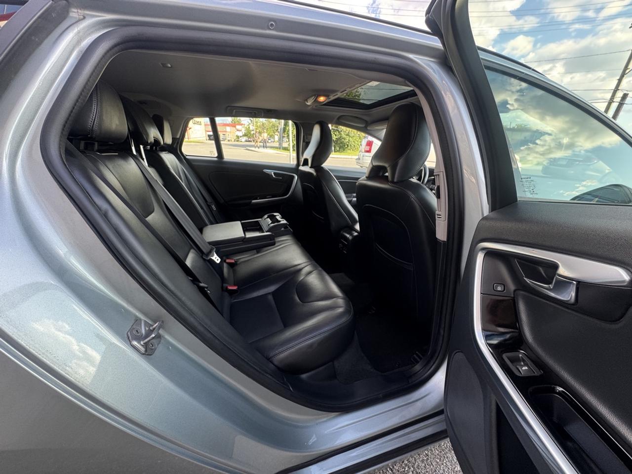 2018 Volvo V60 Dynamic Photo