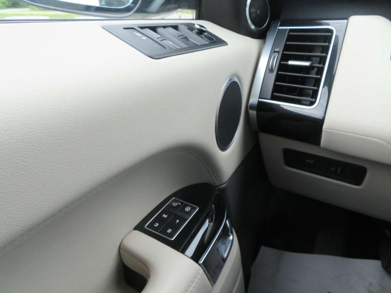 2014 Land Rover Range Rover Sport 4WD 4dr HSE Photo
