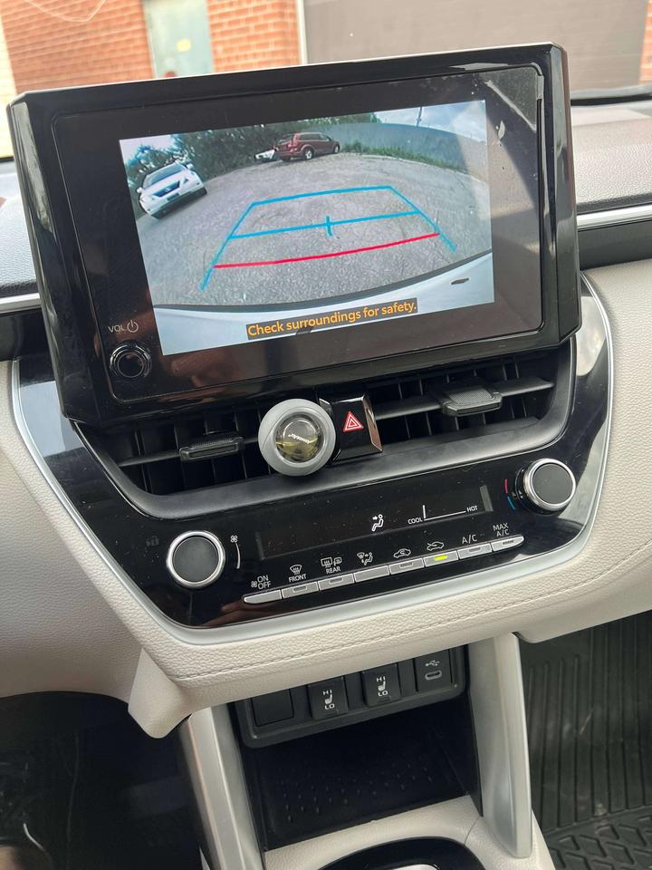 2024 Toyota Corolla Cross L AWD BACKUP CAMERA BLUE TOOTH APPLE CARPLAY Photo