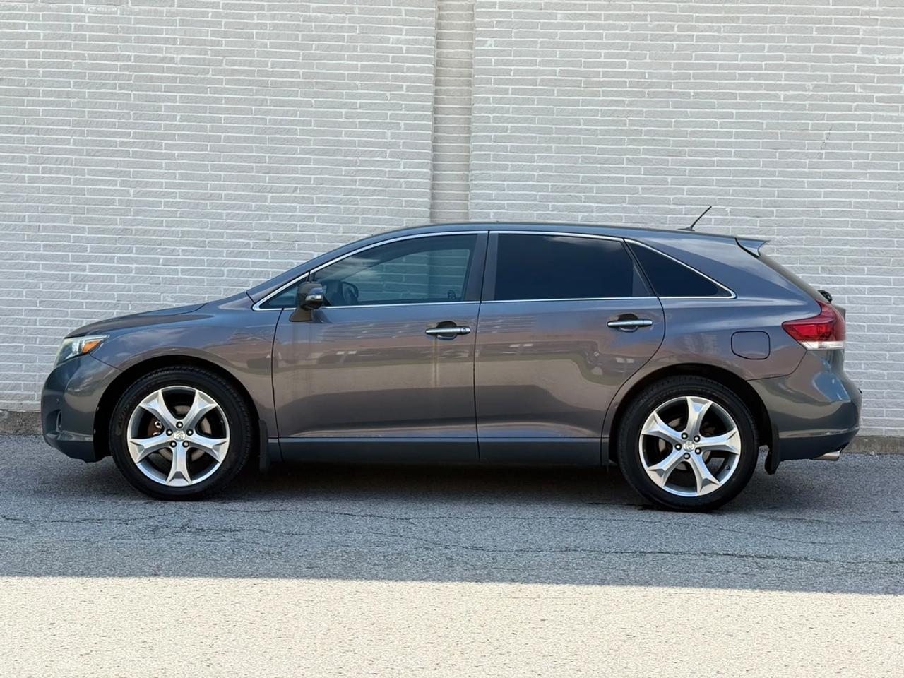2016 Toyota Venza LIMITED Photo