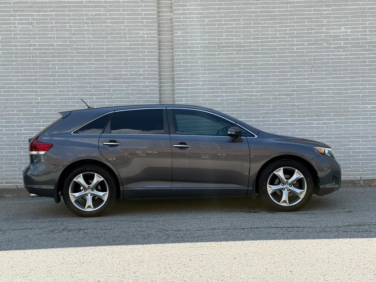 2016 Toyota Venza LIMITED Photo