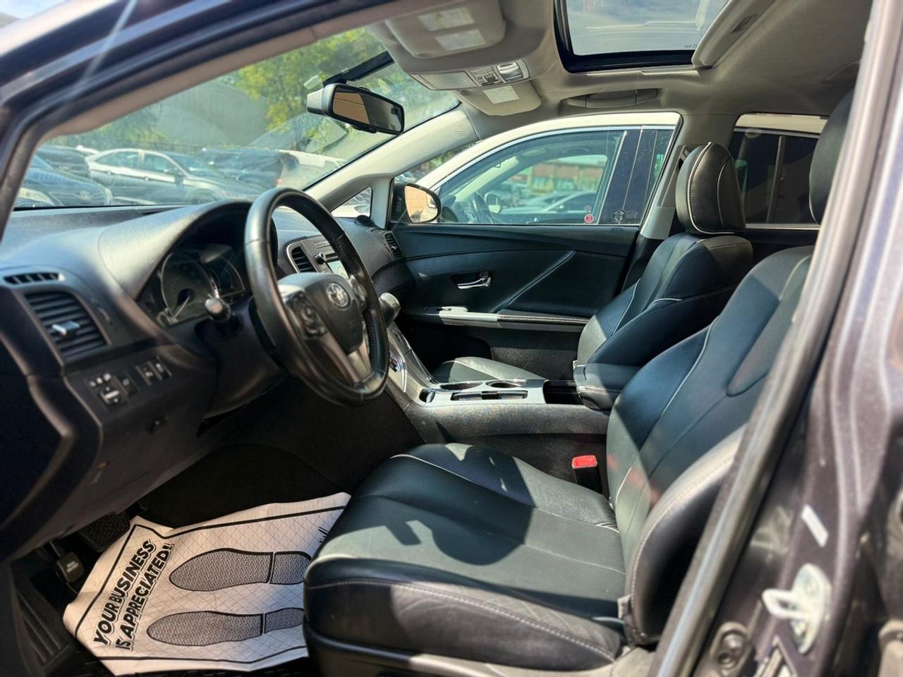 2016 Toyota Venza LIMITED Photo