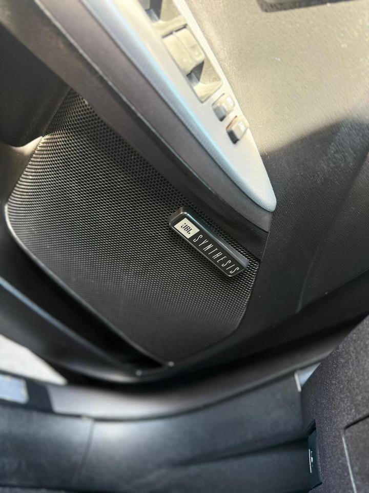 2016 Toyota Venza LIMITED Photo