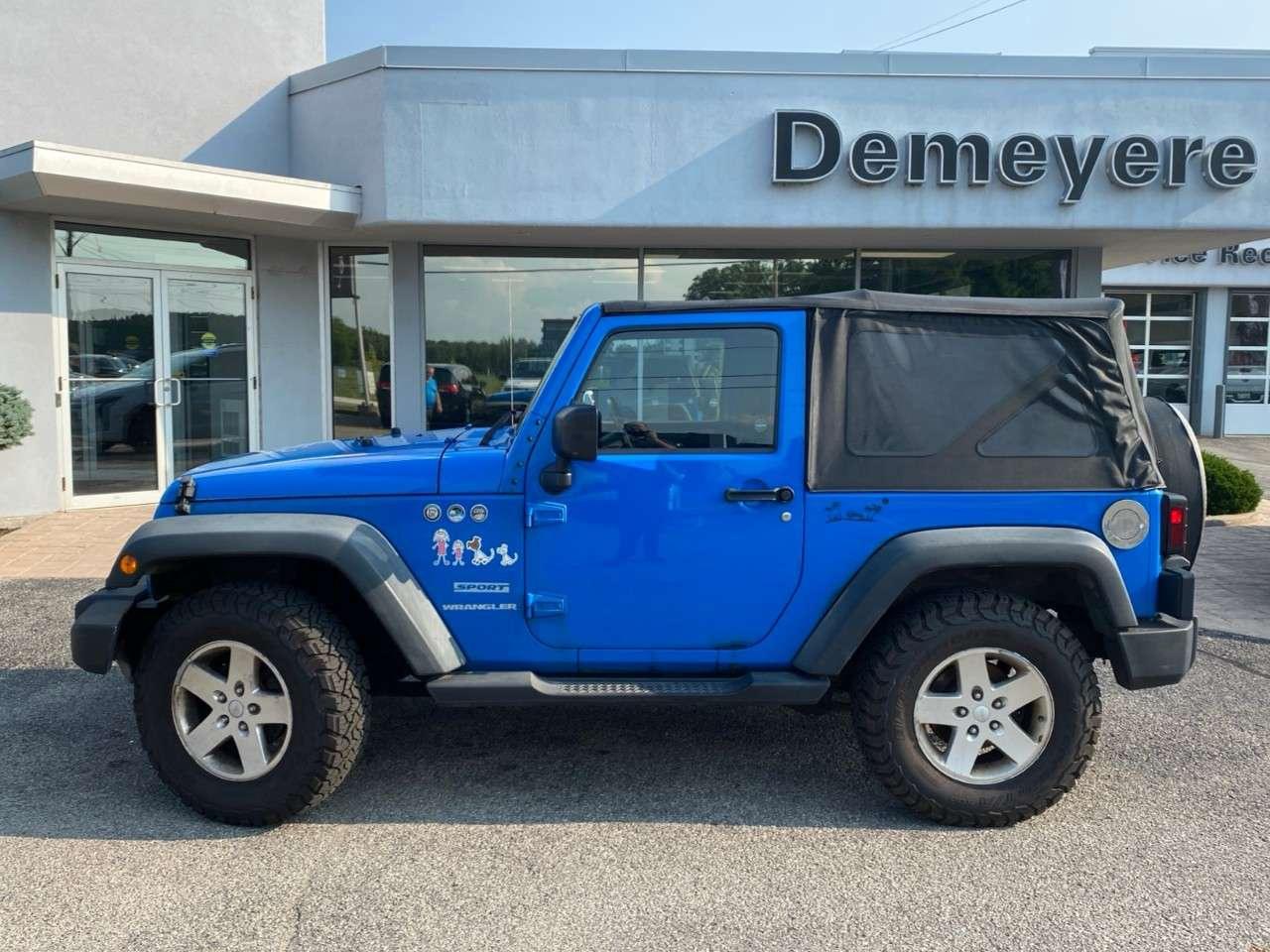 2011 Jeep Wrangler 4WD 2dr Sport Photo1