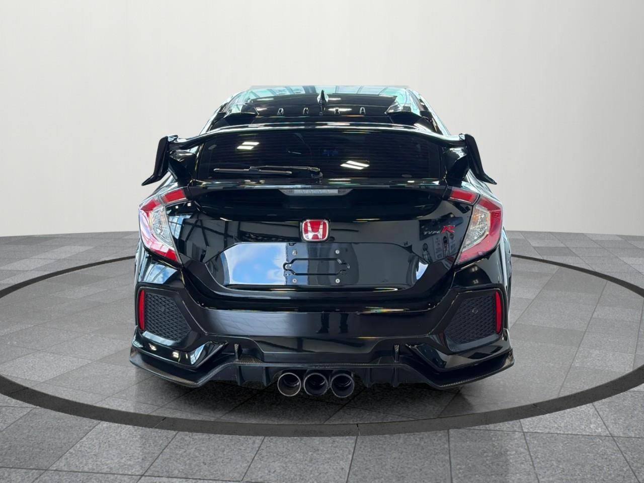 2018 Honda Civic Type R Base 4dr Hatchback Photo