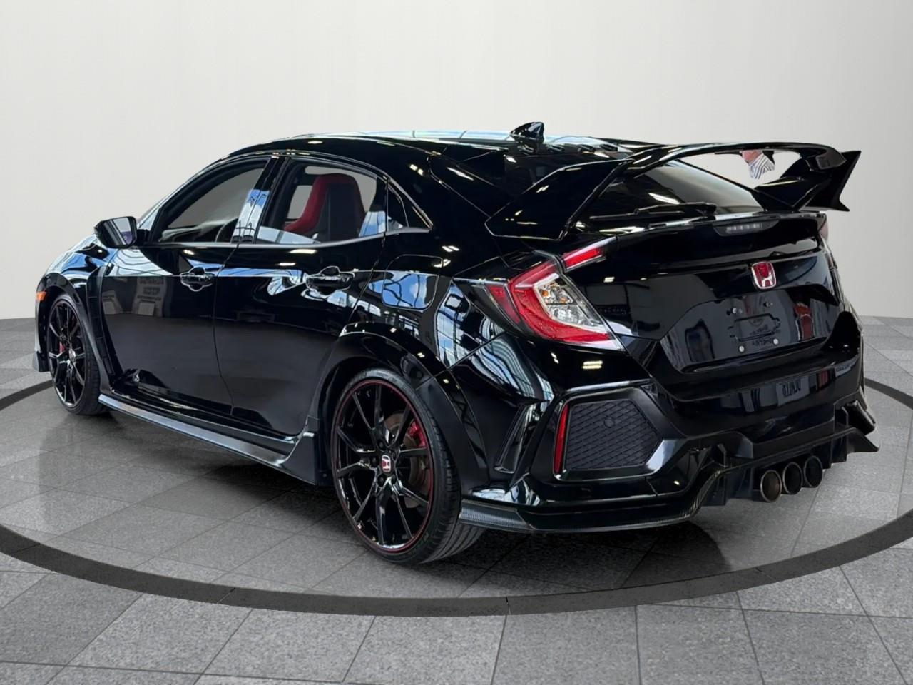 2018 Honda Civic Type R Base 4dr Hatchback Photo