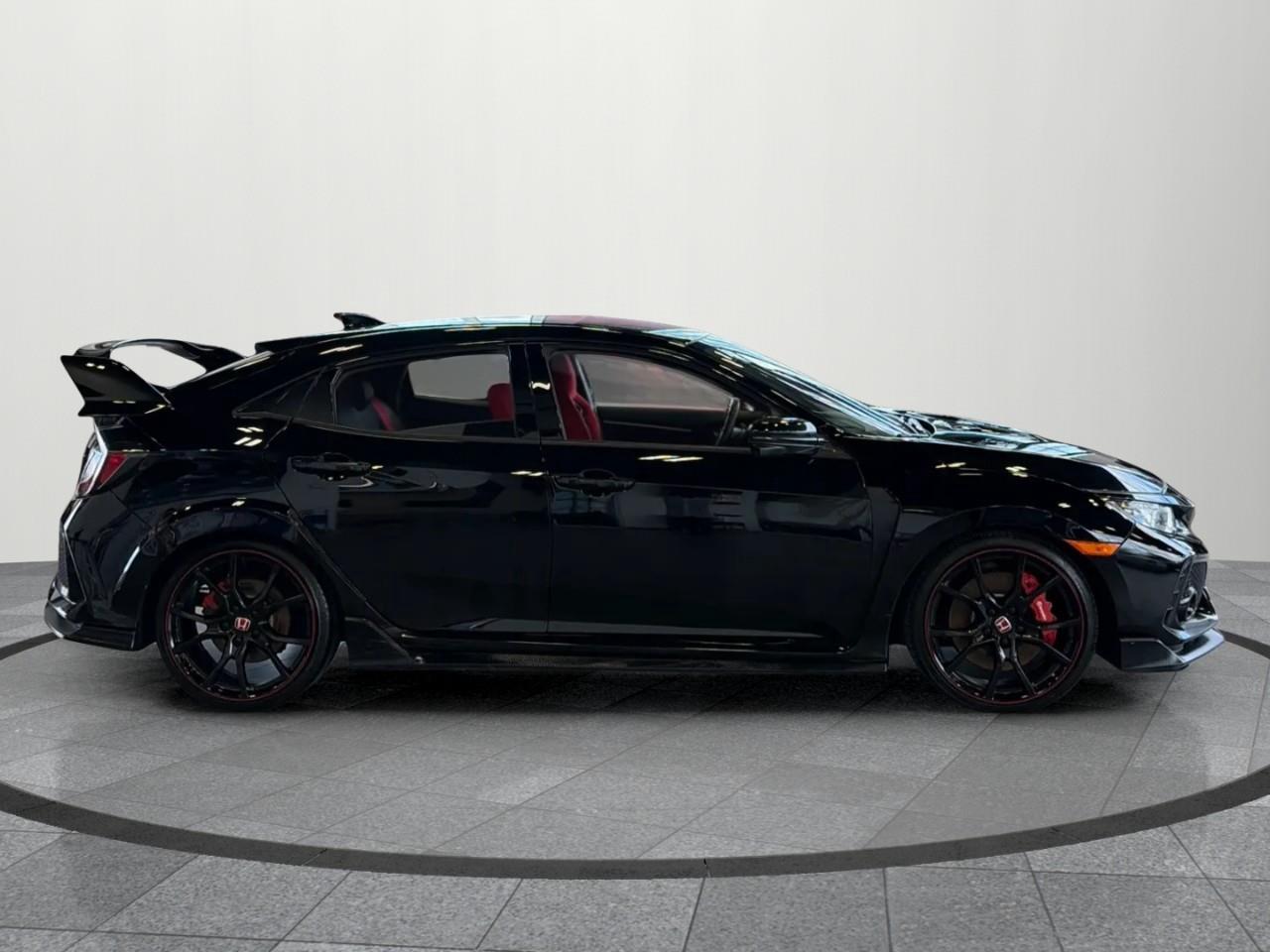 2018 Honda Civic Type R Base 4dr Hatchback Photo