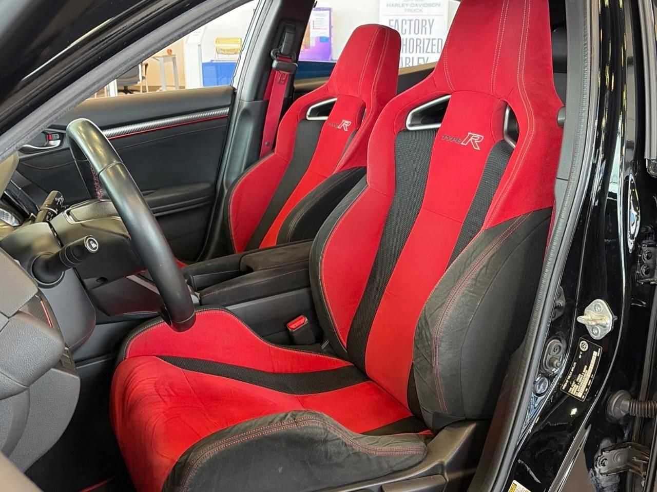2018 Honda Civic Type R Base 4dr Hatchback Photo