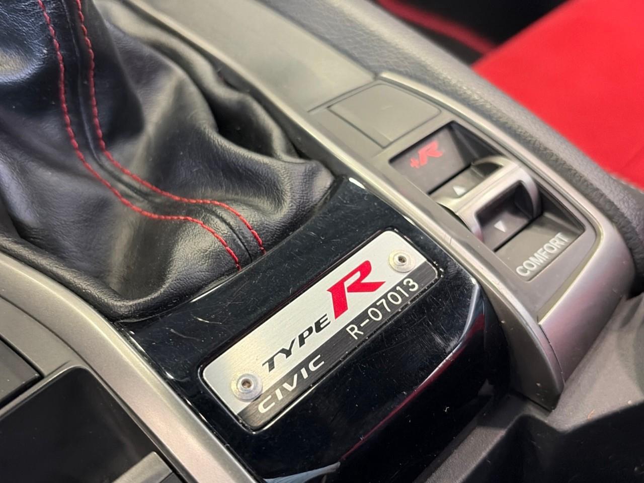 2018 Honda Civic Type R Base 4dr Hatchback Photo