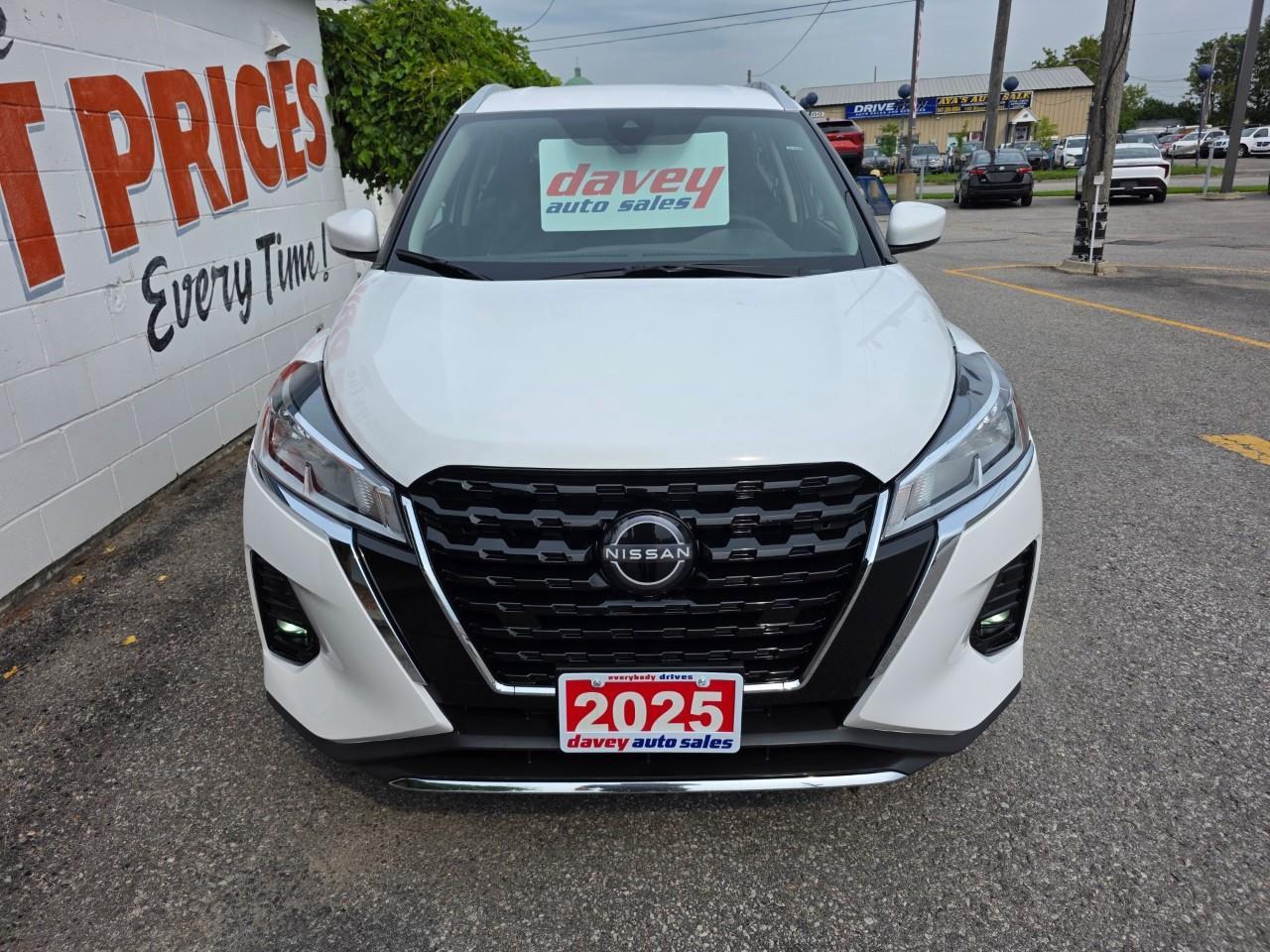 2025 Nissan Kicks Play SV 4dr Front-Wheel Drive Photo1