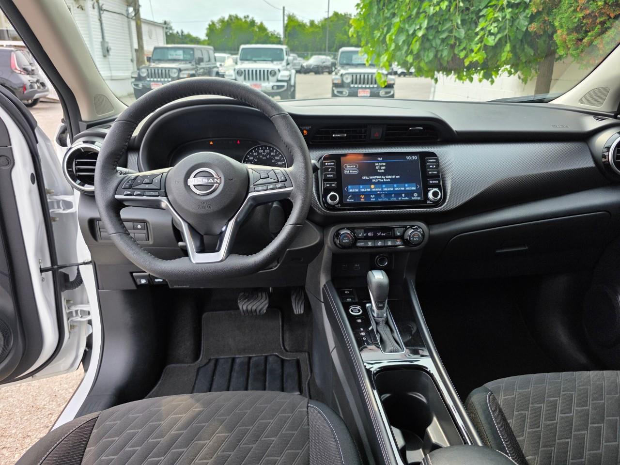 2025 Nissan Kicks Play SV 4dr Front-Wheel Drive Photo