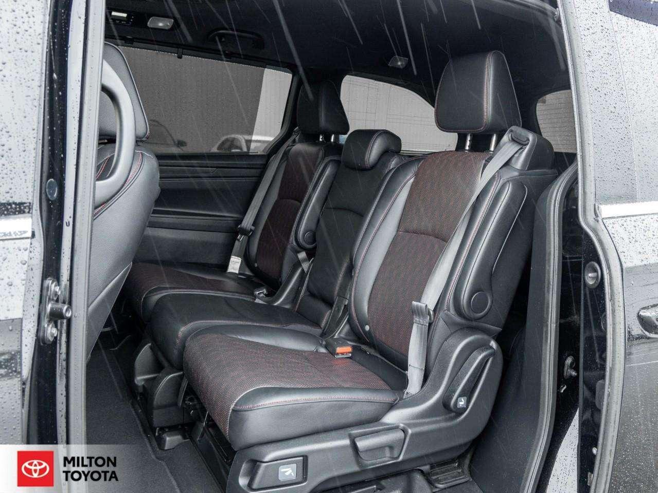 2023 Honda Odyssey LEATHER NAVIGATION 11 SPEAKERS VENTILATED SEATS POWER TAILGATE REAR ENTERTAINMENT NEW BRAKE PADS+ROTORS Black Edition Photo