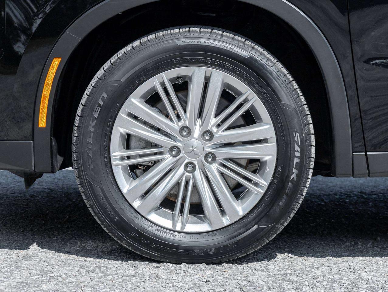 2024 Mitsubishi Outlander SE S-AWC CPO FINANCE RATES FOR AS LOW AS 0.90% Photo3