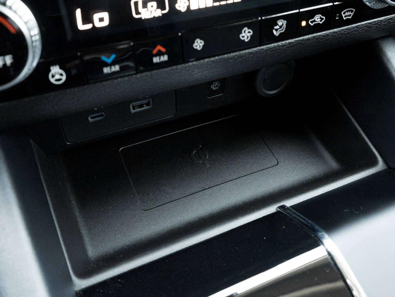 2024 Mitsubishi Outlander SE S-AWC CPO FINANCE RATES FOR AS LOW AS 0.90% Photo