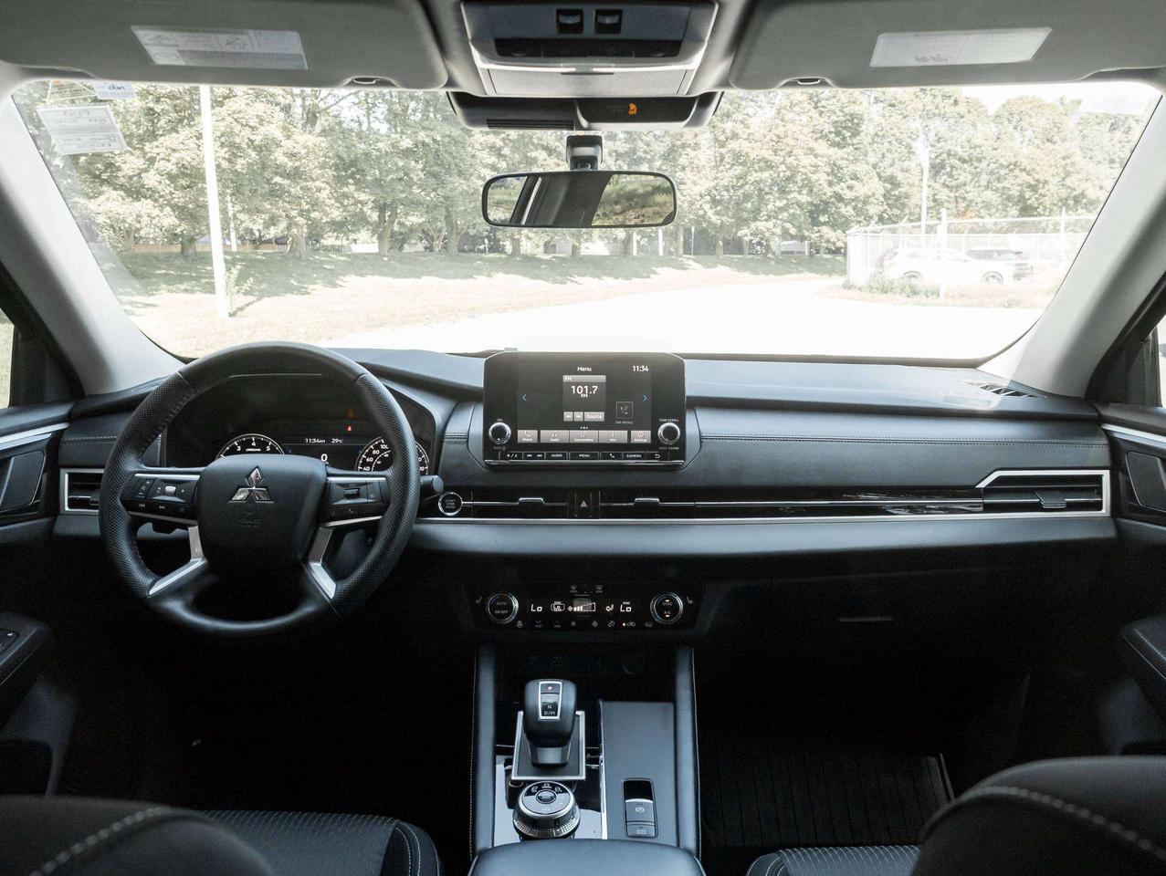 2024 Mitsubishi Outlander SE S-AWC CPO FINANCE RATES FOR AS LOW AS 0.90% Photo