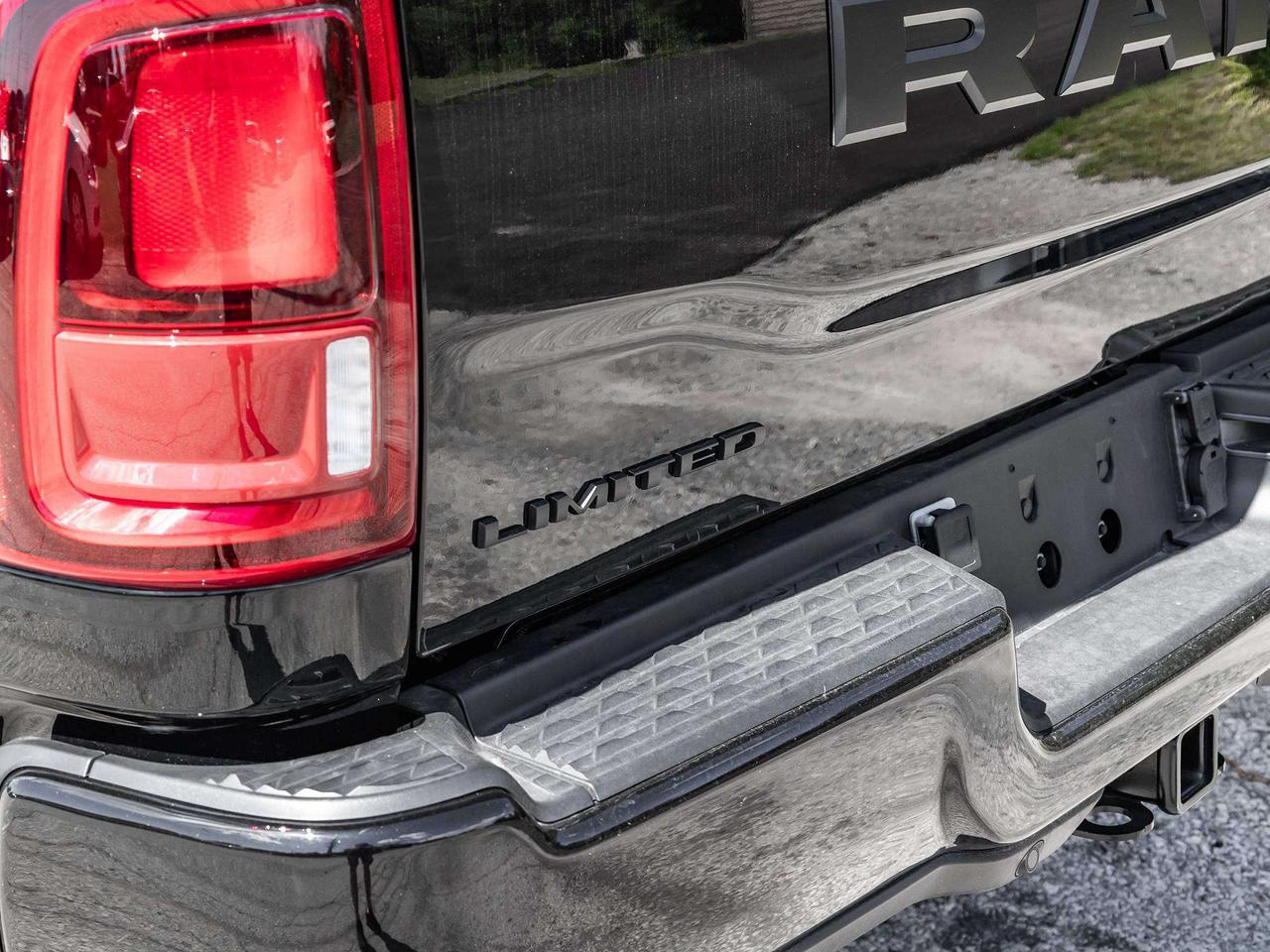 2025 RAM 2500 NIGHT EDITION  5TH WHEEL  SUNROOF Photo