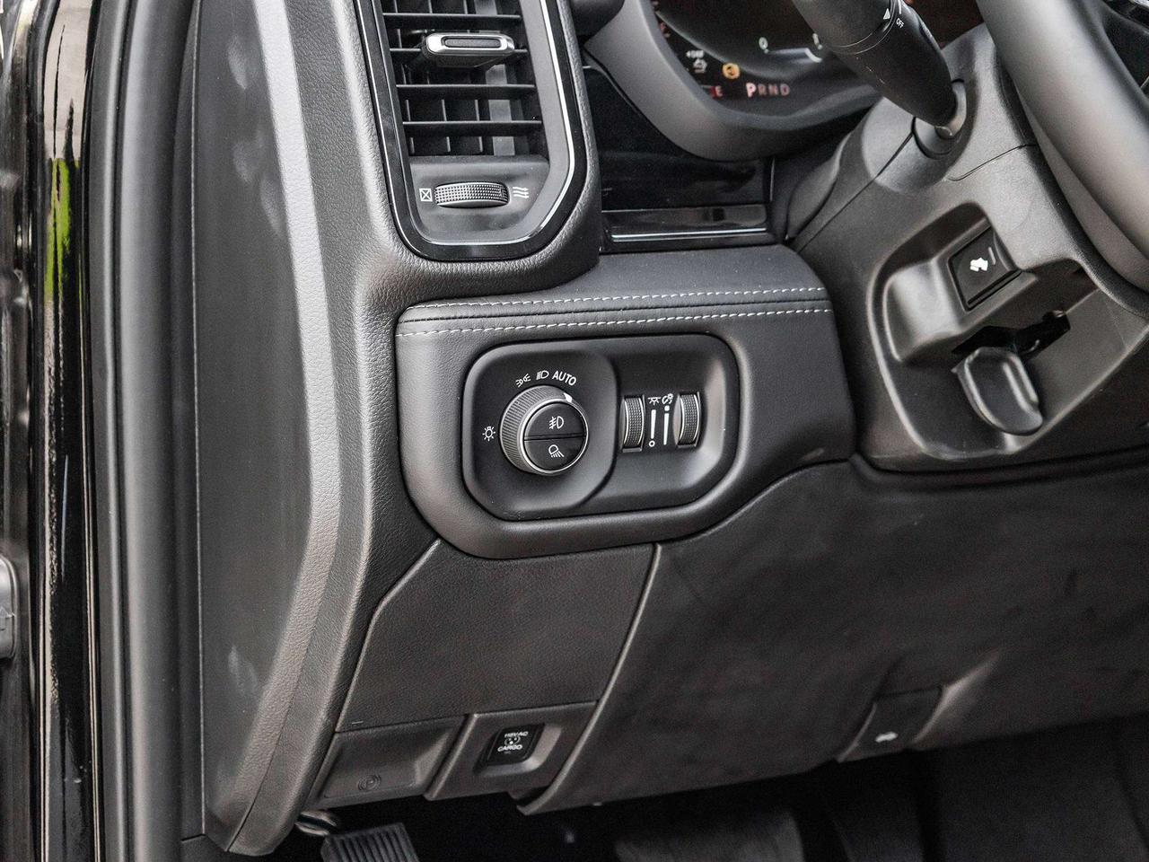2025 RAM 2500 NIGHT EDITION  5TH WHEEL  SUNROOF Photo
