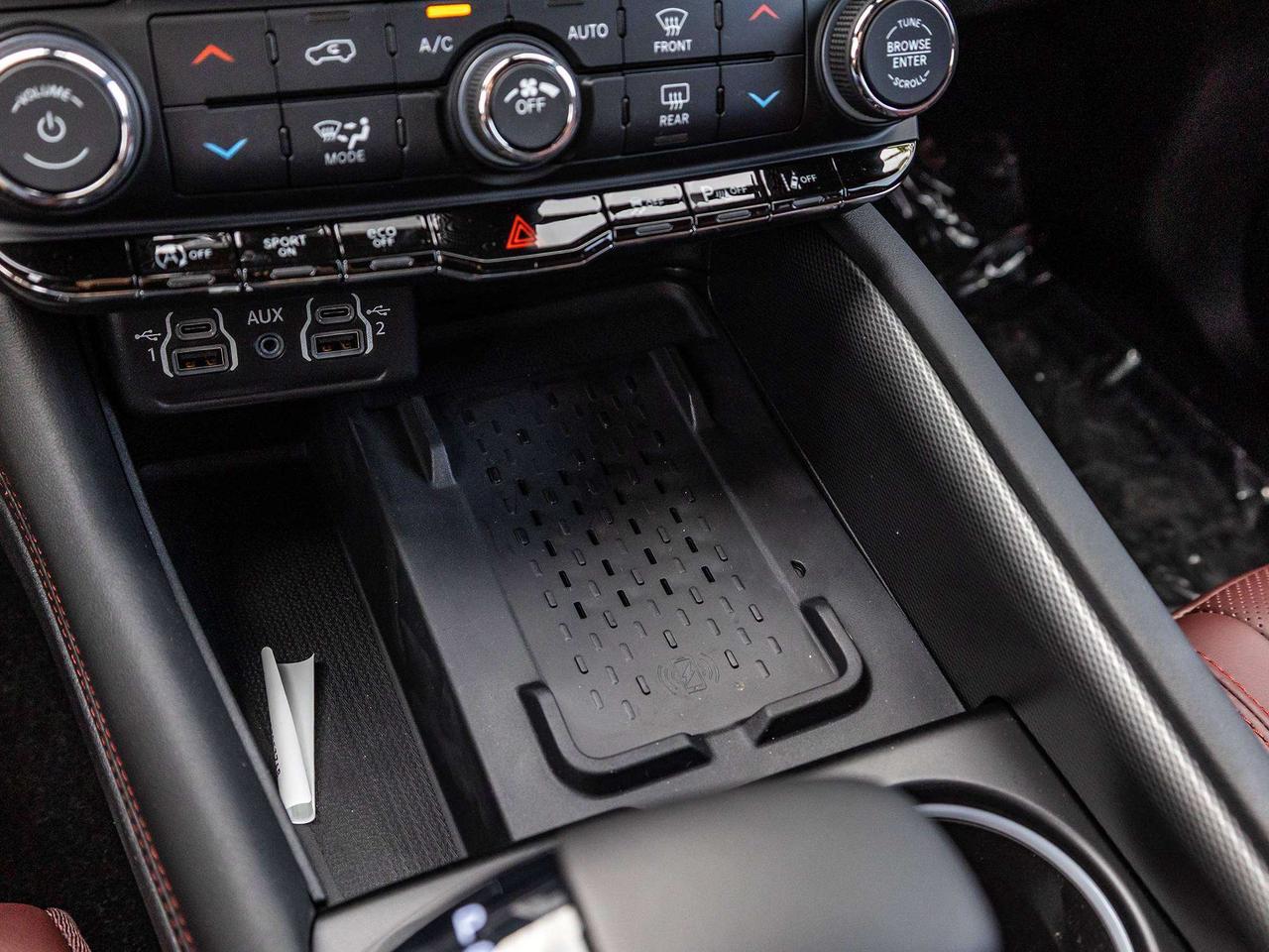 2025 Dodge Durango BLACKTOP PKG  19 HARMAN KARDON SPKRS 2nd ROW CAPTA Photo