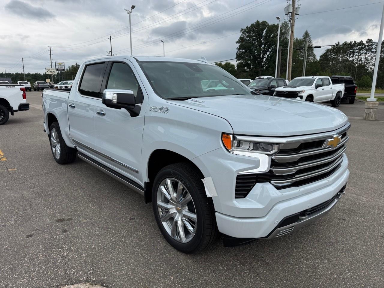 2026 Chevrolet Silverado 1500 Crew Cab Short Box 4-Wheel Drive High Country Photo2