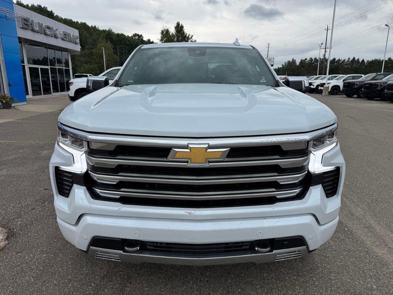 2026 Chevrolet Silverado 1500 Crew Cab Short Box 4-Wheel Drive High Country Photo1