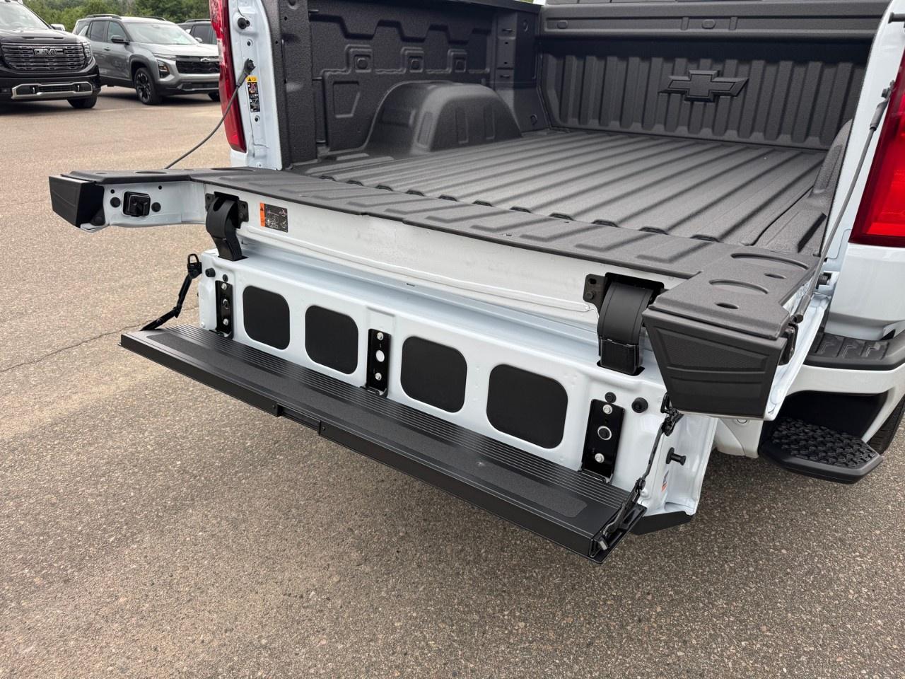 2026 Chevrolet Silverado 1500 Crew Cab Short Box 4-Wheel Drive High Country Photo