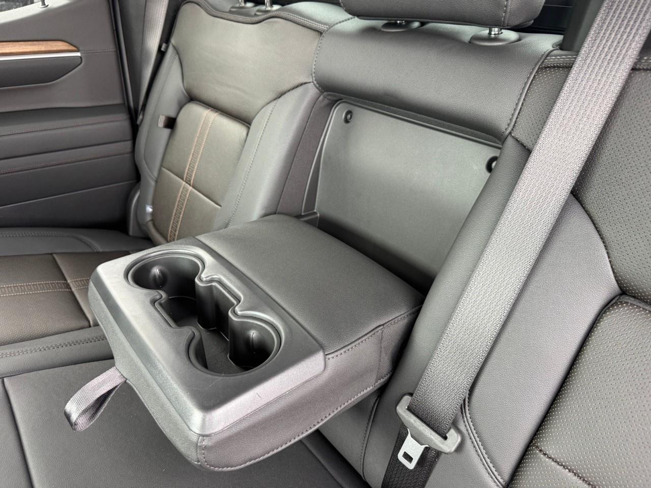 2026 Chevrolet Silverado 1500 Crew Cab Short Box 4-Wheel Drive High Country Photo