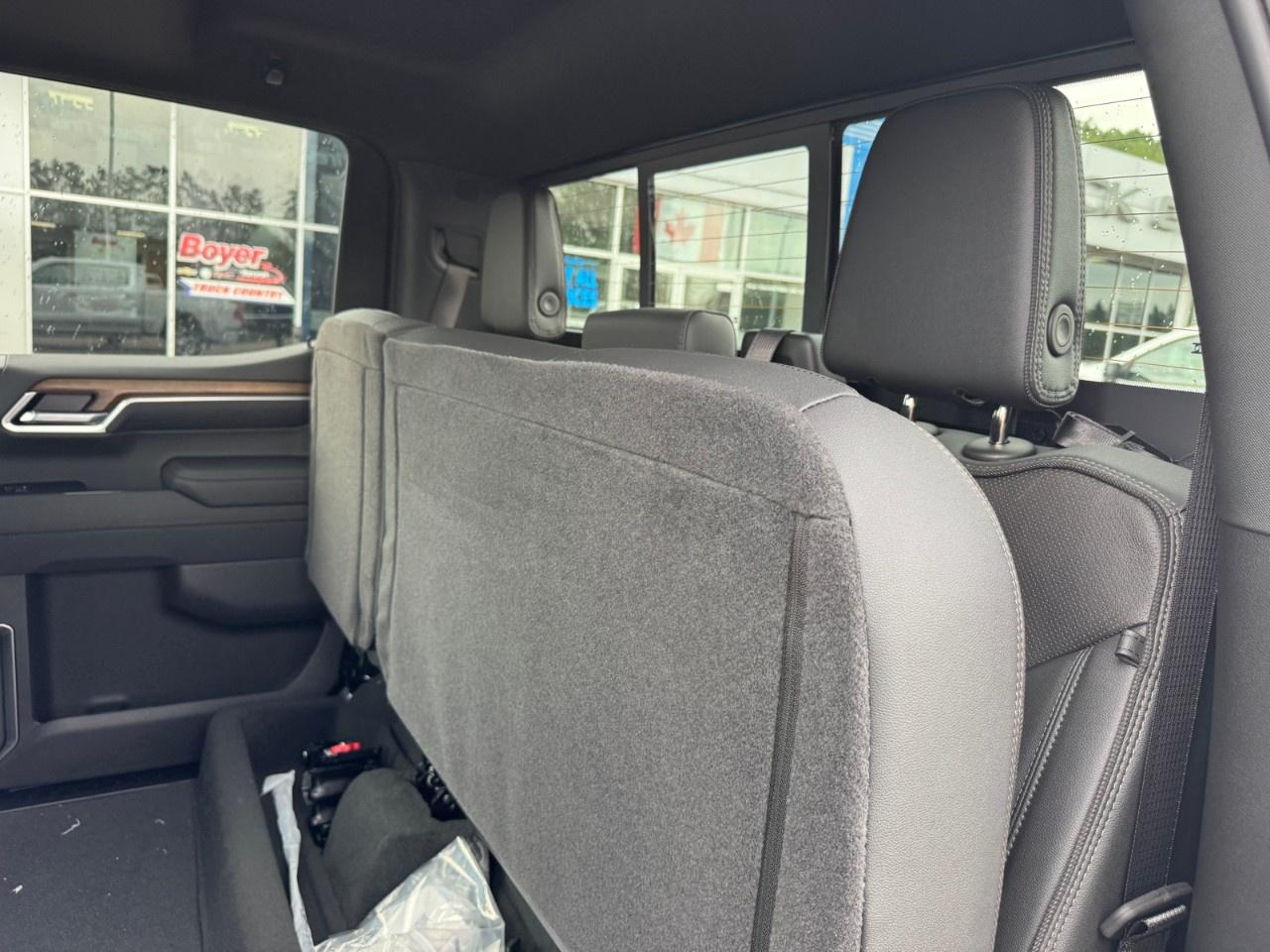2026 Chevrolet Silverado 1500 Crew Cab Short Box 4-Wheel Drive High Country Photo