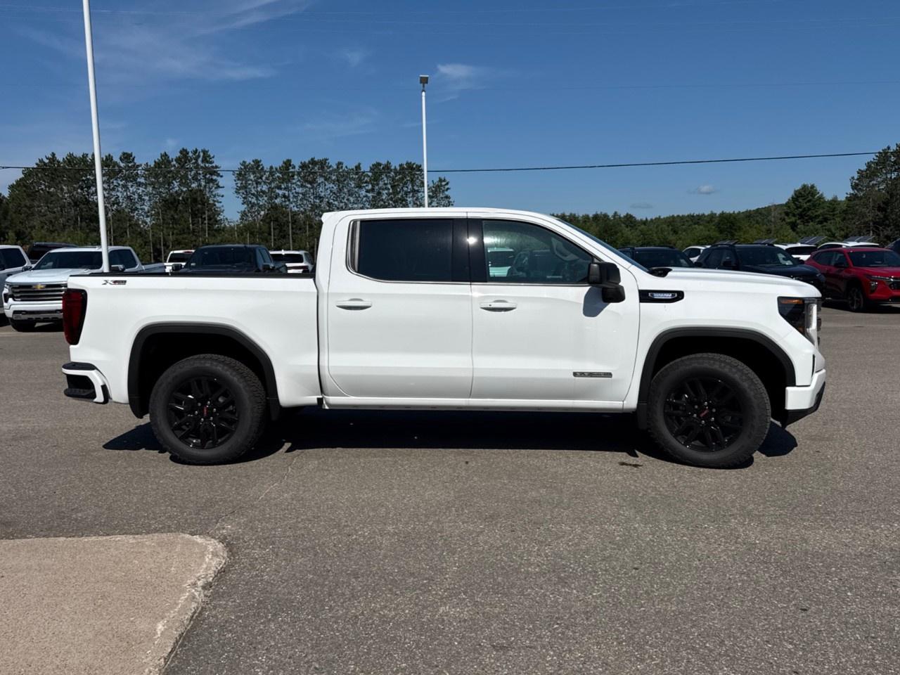 2026 GMC Sierra 1500 Crew Cab Short Box 4-Wheel Drive Elevation Photo3