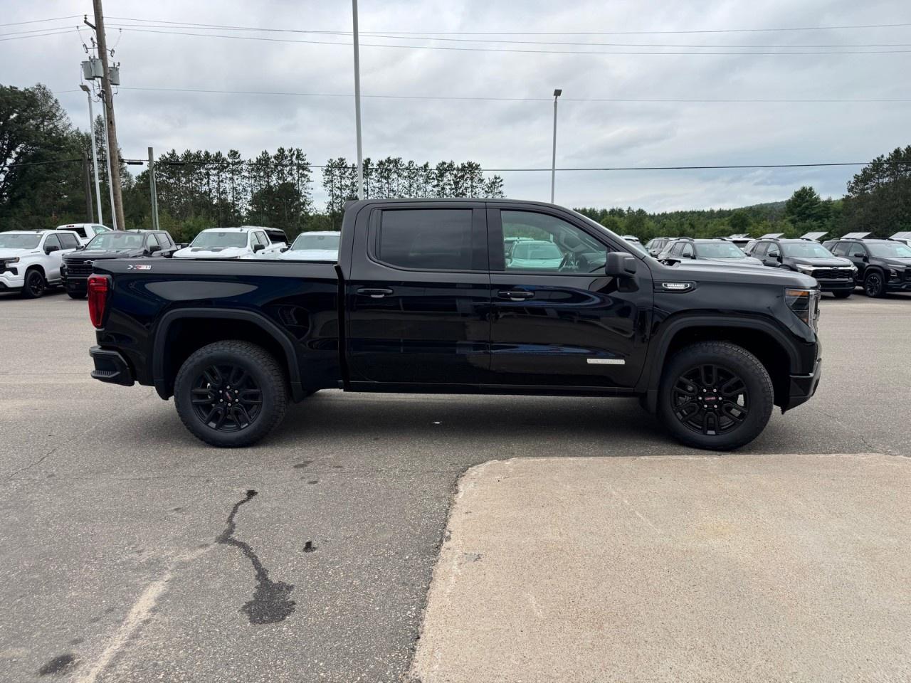 2026 GMC Sierra 1500 Crew Cab Short Box 4-Wheel Drive Elevation Photo