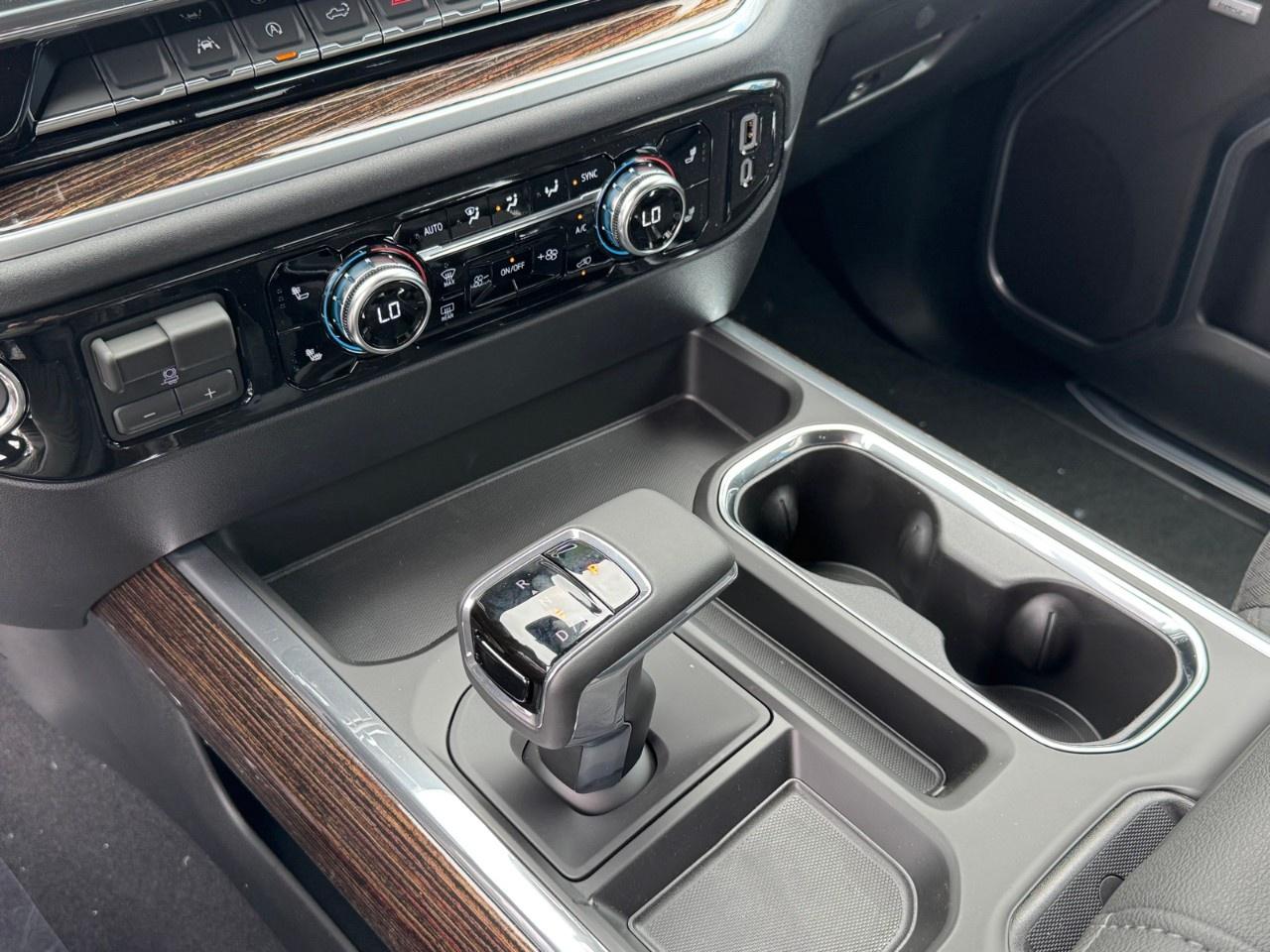 2026 GMC Sierra 1500 Crew Cab Short Box 4-Wheel Drive Elevation Photo