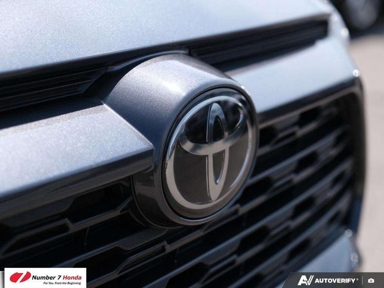 2020 Toyota RAV4 XLE AWD Photo