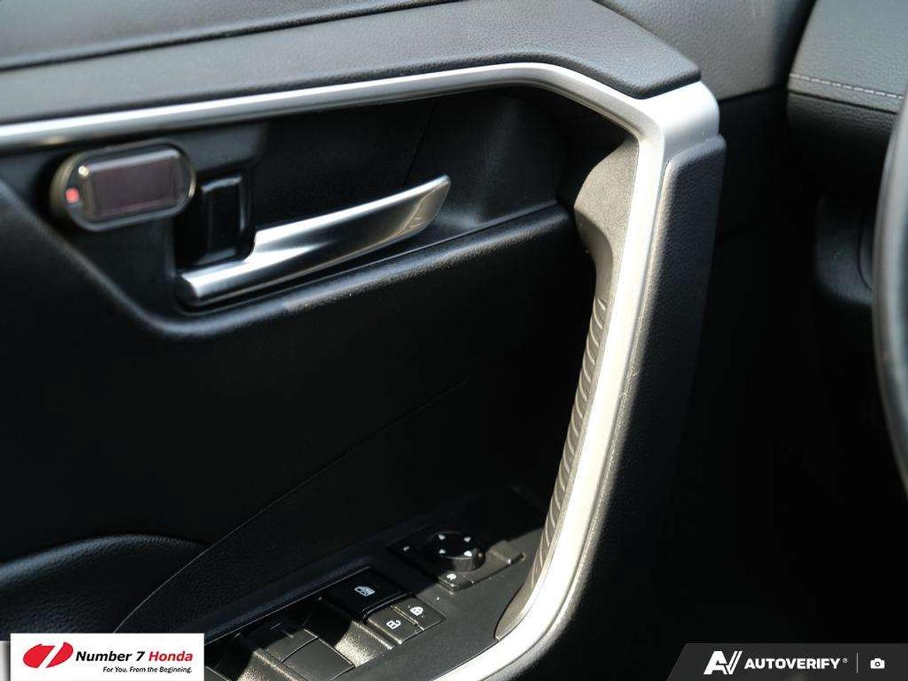 2020 Toyota RAV4 XLE AWD Photo