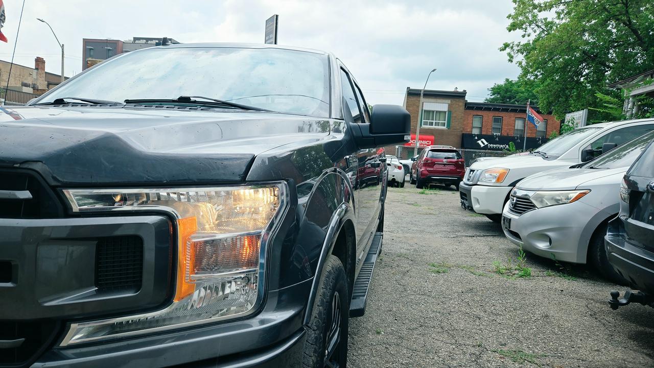 2019 Ford F-150 XLT 4WD SuperCrew 5.5' Box Photo2