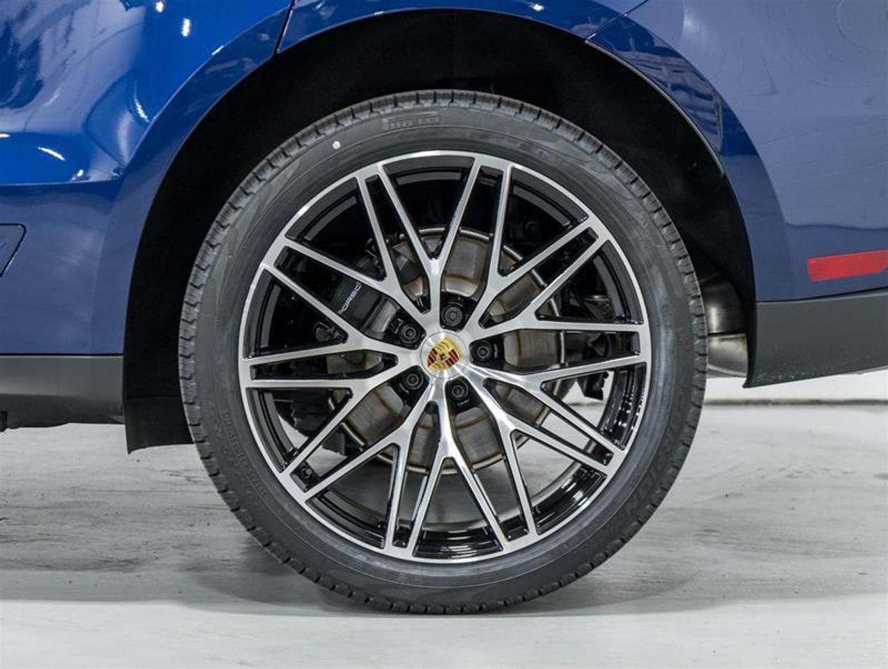 2026 Porsche Macan  Photo