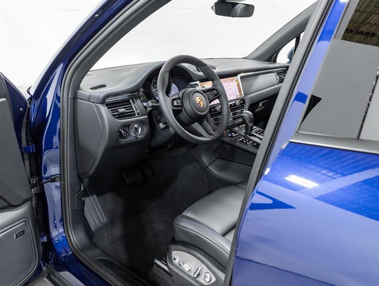 2026 Porsche Macan  Photo