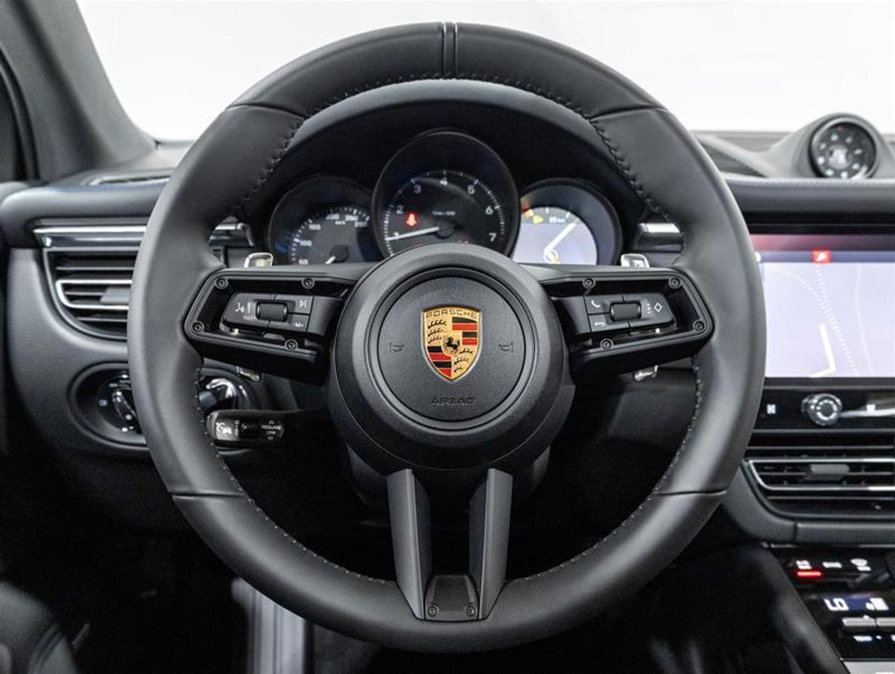 2026 Porsche Macan  Photo