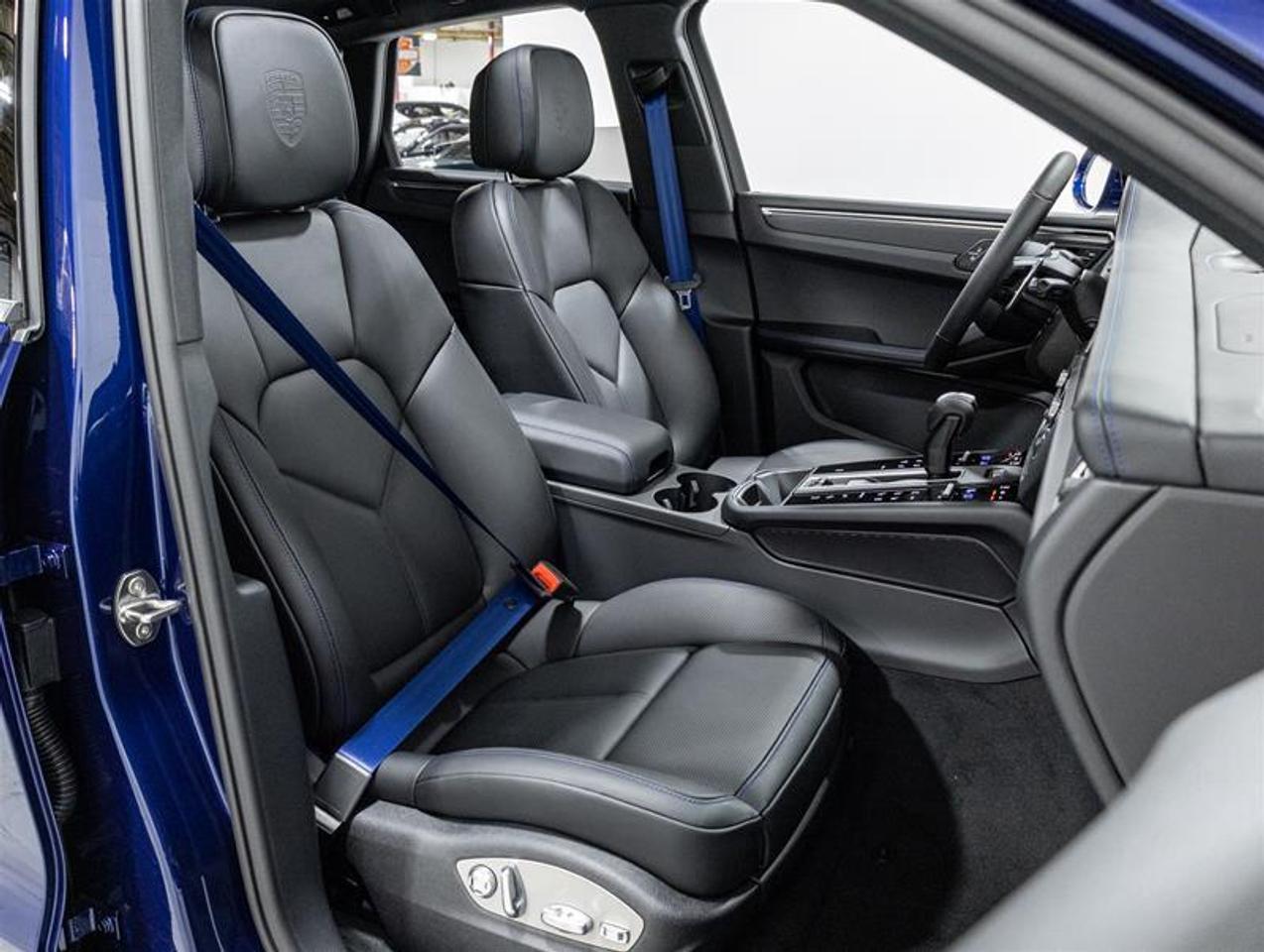 2026 Porsche Macan  Photo