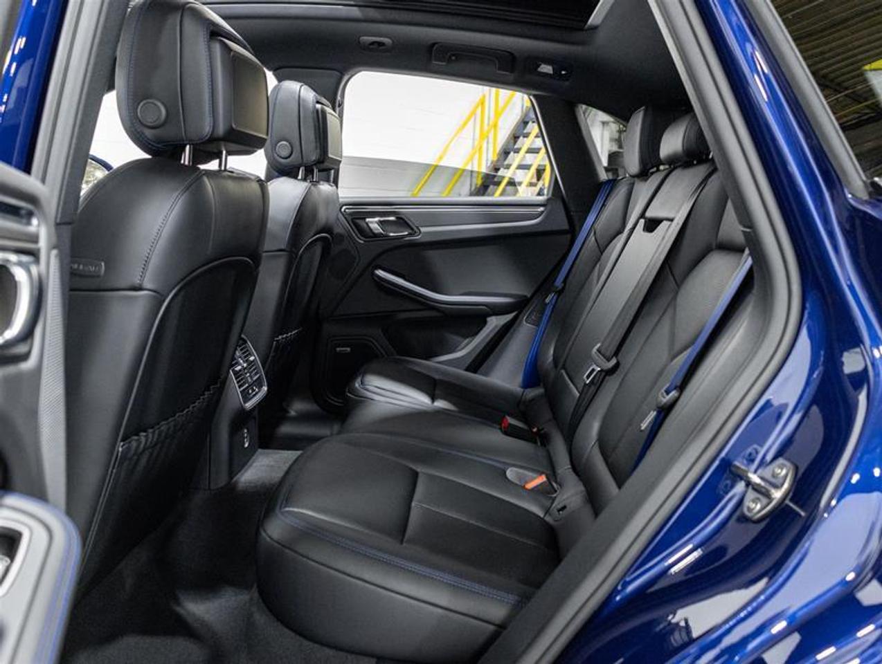 2026 Porsche Macan  Photo