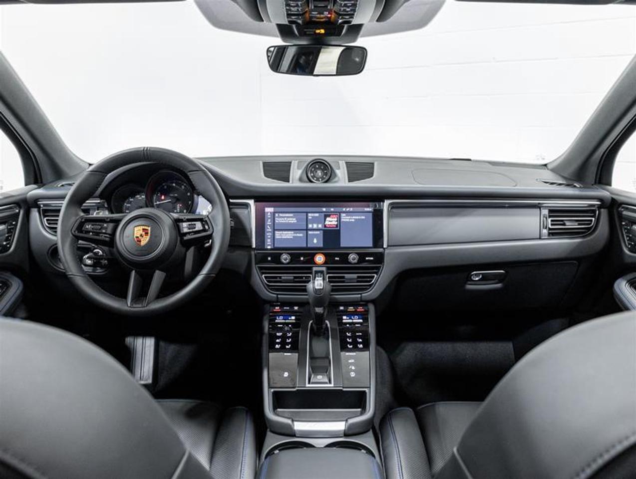 2026 Porsche Macan  Photo